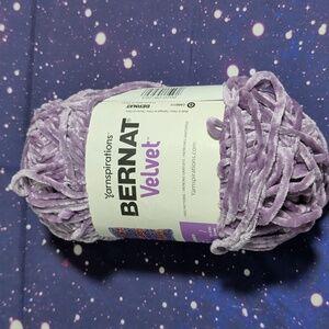 1 Brand New Skein Yarnspirations Bernat Velvet Yarn GRAY ORCHID 💜 HTF